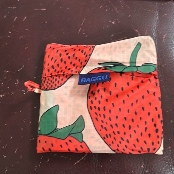 Baggu Big Bag Strawberry - Picture 1 of 2